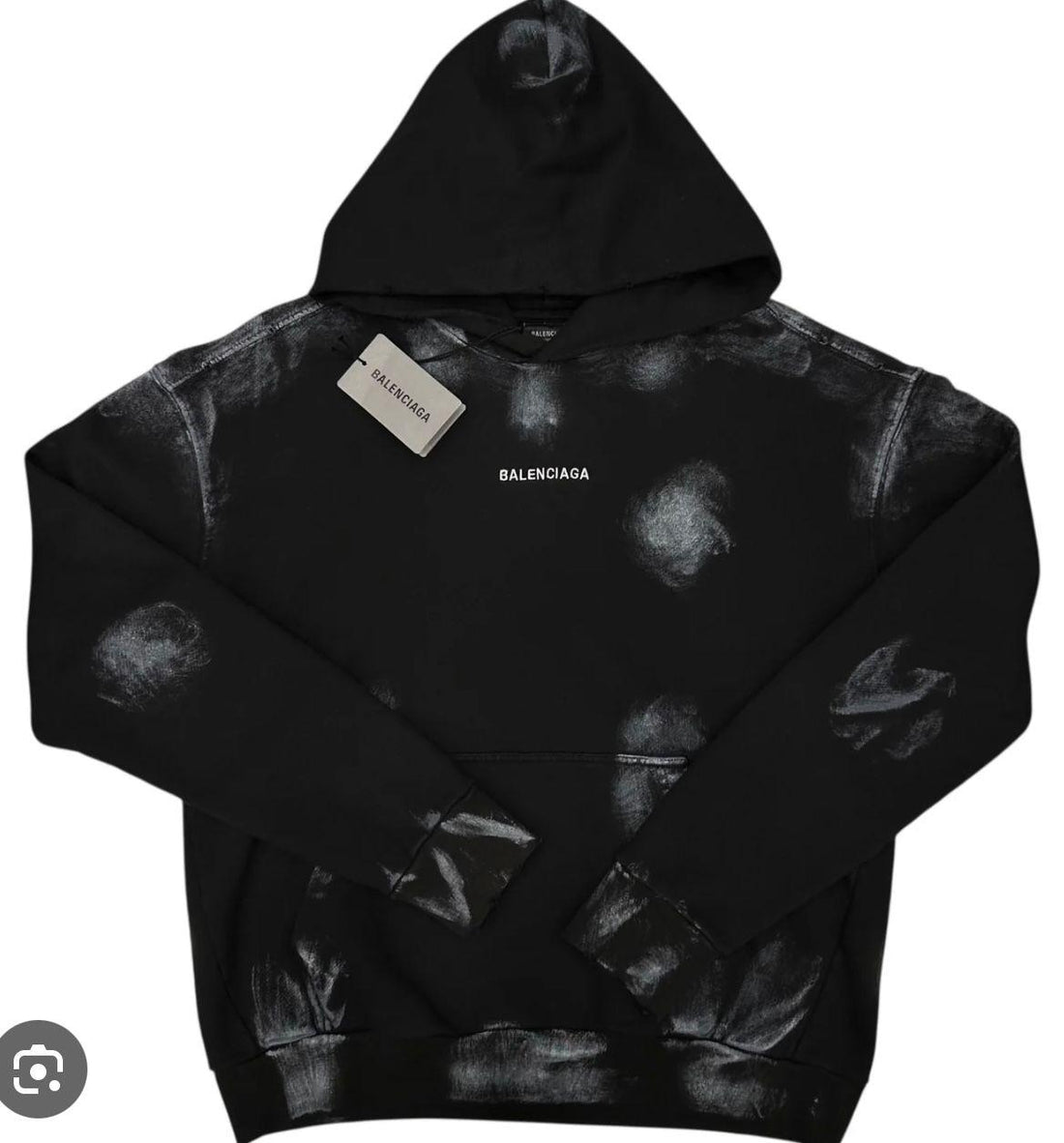 How to Style Oversized Hoodies: Streetwear Edition