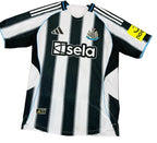 South Steeze Newcastle United FC 2025/26 home jersey in classic black and white stripes with club crest and sponsor.